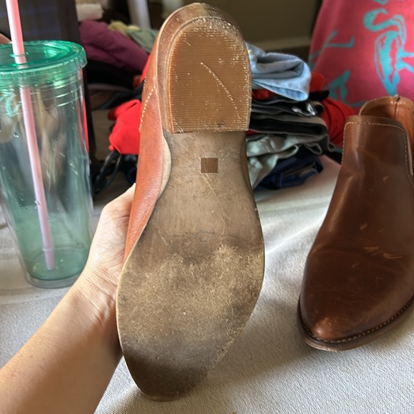 In great shape. Have been treated with leather products before. - Picture 2 of 6